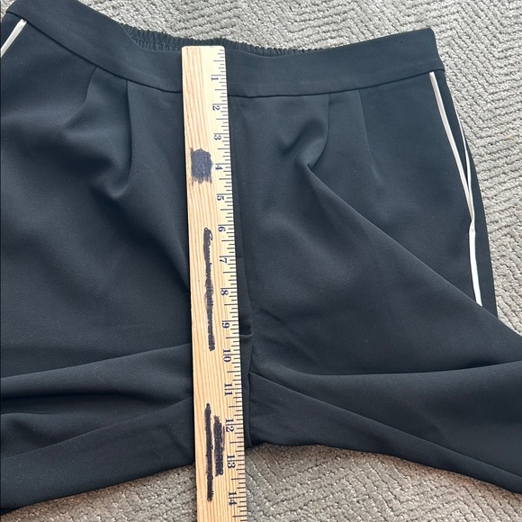 Ann Taylor Pull On Jogger Pleated Front Pockets Ankle Pants Sz 6 NWT Black - Picture 10 of 12